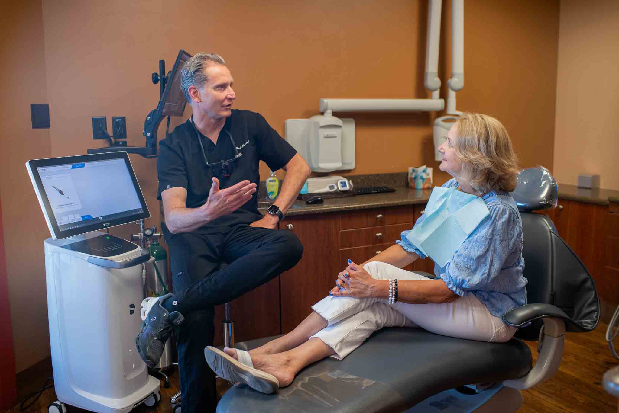 woman smiling paul mundl dds